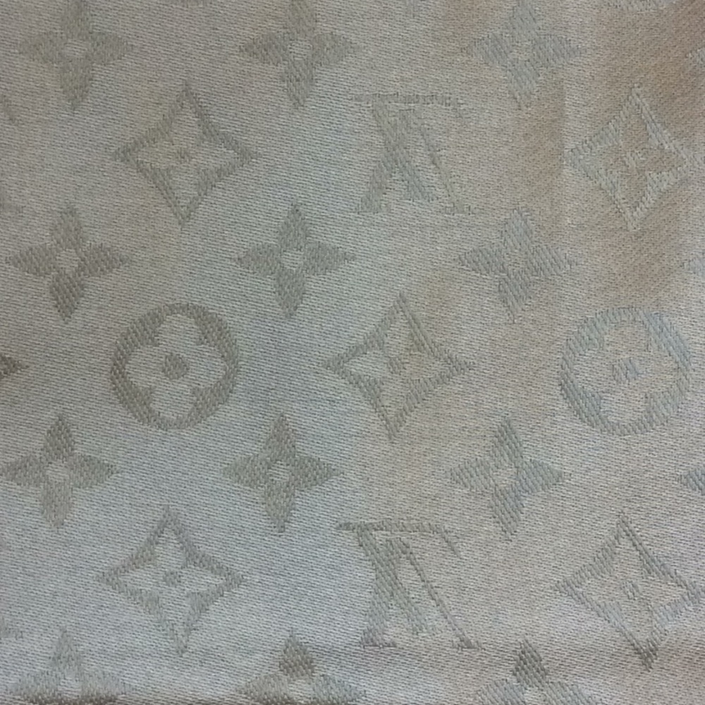 Louis Vuitton shawl - Picture 5 of 10